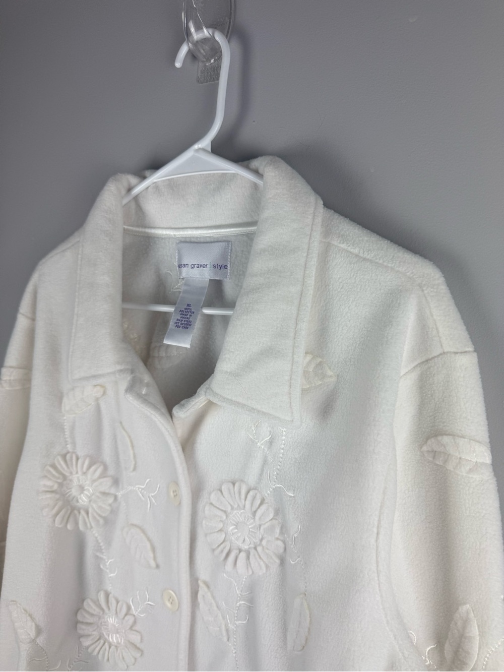 Susan Garver Style Women’s White Fleece Button Down Embroidered 3D Floral Jacket